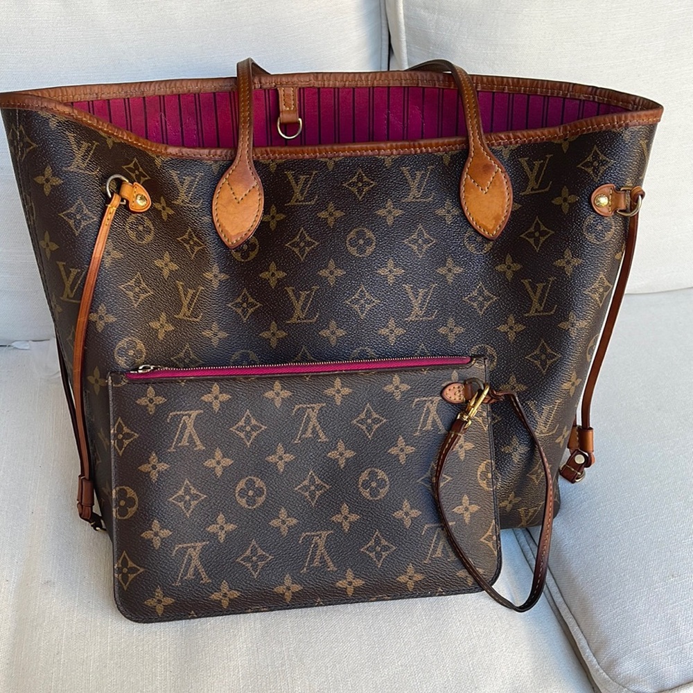 Louis Vuitton Neverfull MM with pouch.